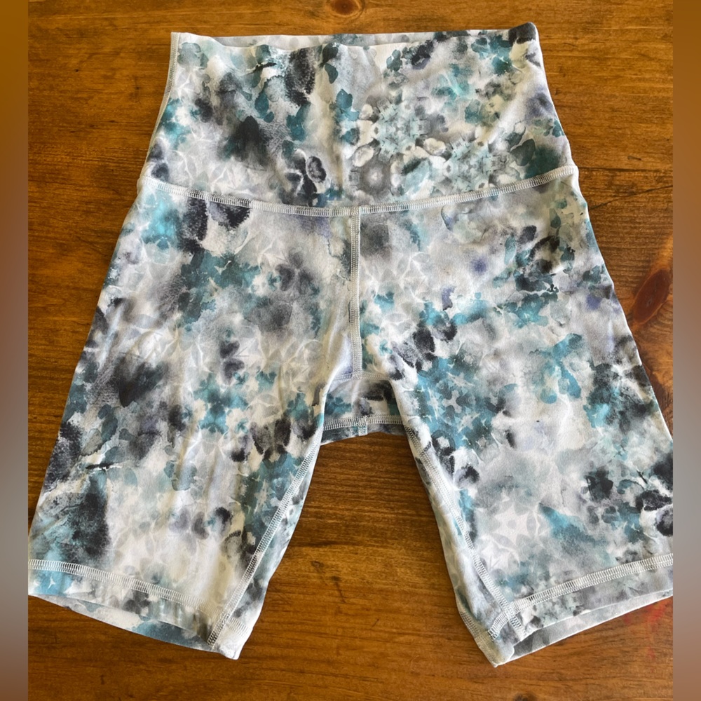 Lululemon Align shorts